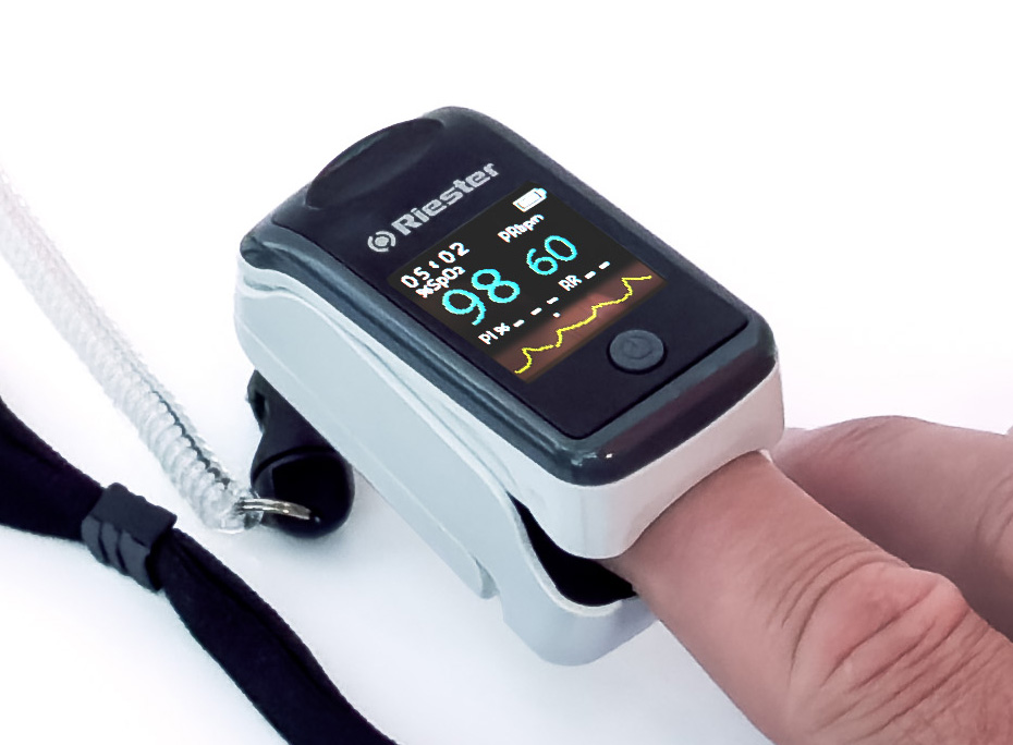 Riester ri-sat Pro in finger photo web 02